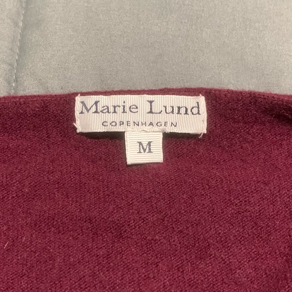 Marie Lund V-Neck Cashmere Sweater - Picture 4 of 5